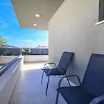 Mira Vila Srima